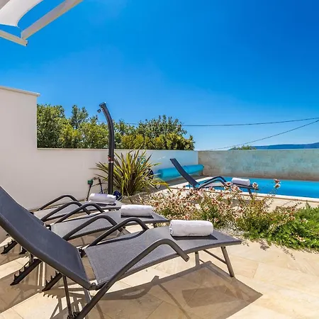 Holiday home Insula Aurea No.2 Linardici